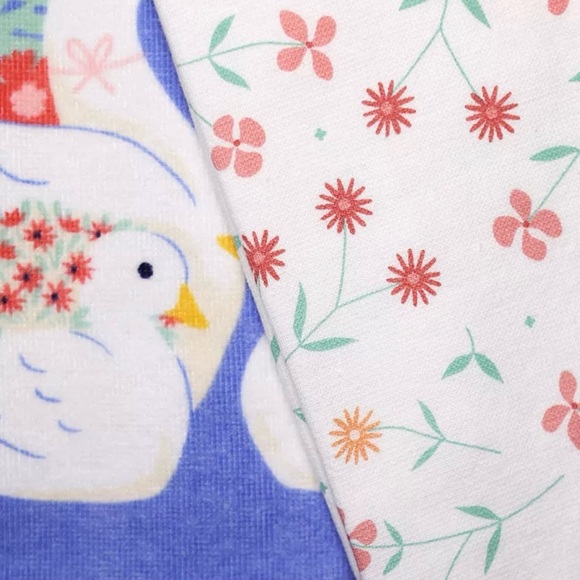 Set of 2 Home is Where Mom Is White Swan & Babies Floral Kitchen Towels Mother - Picture 4 of 4